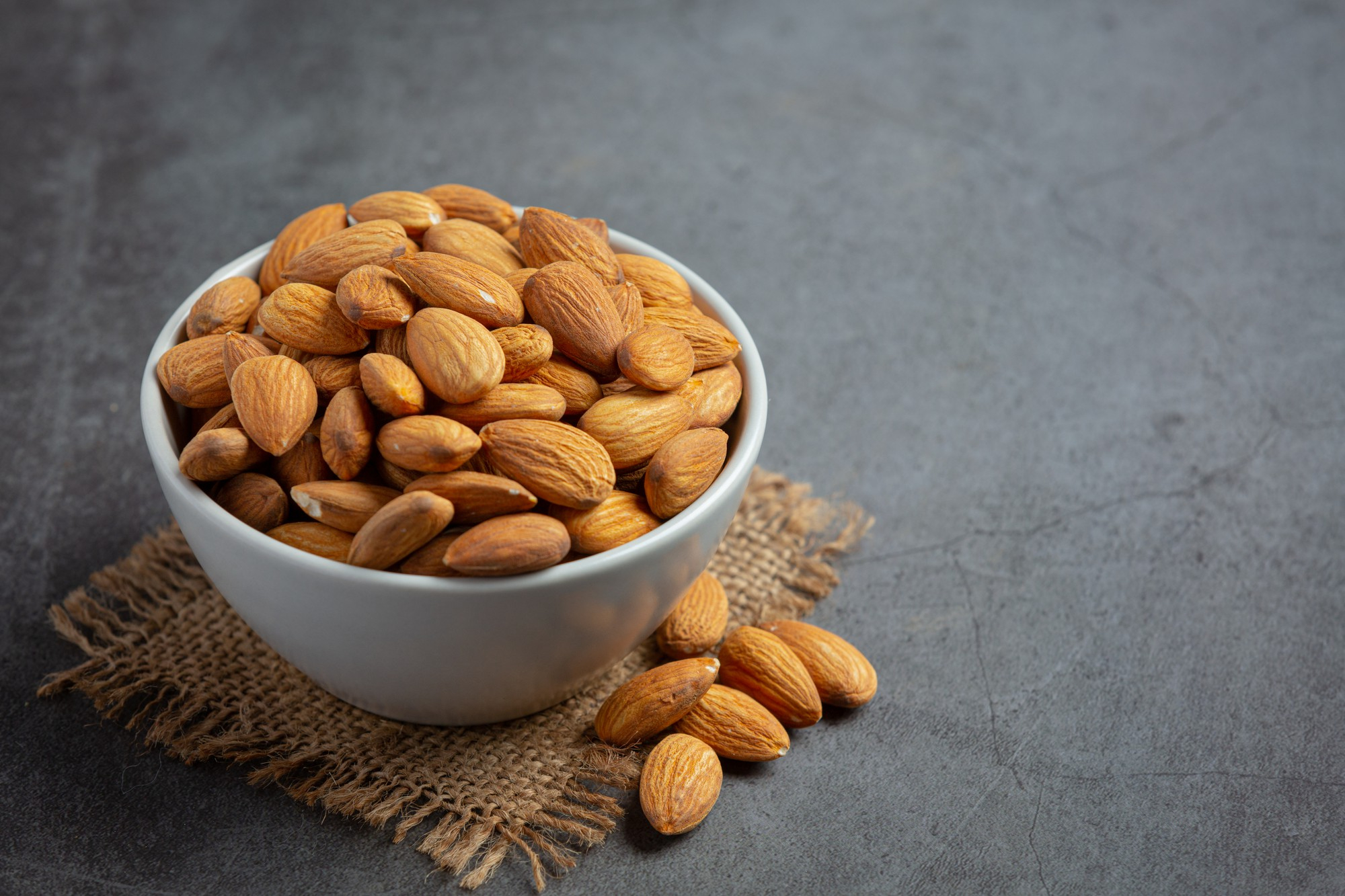 6 health benefits of almonds