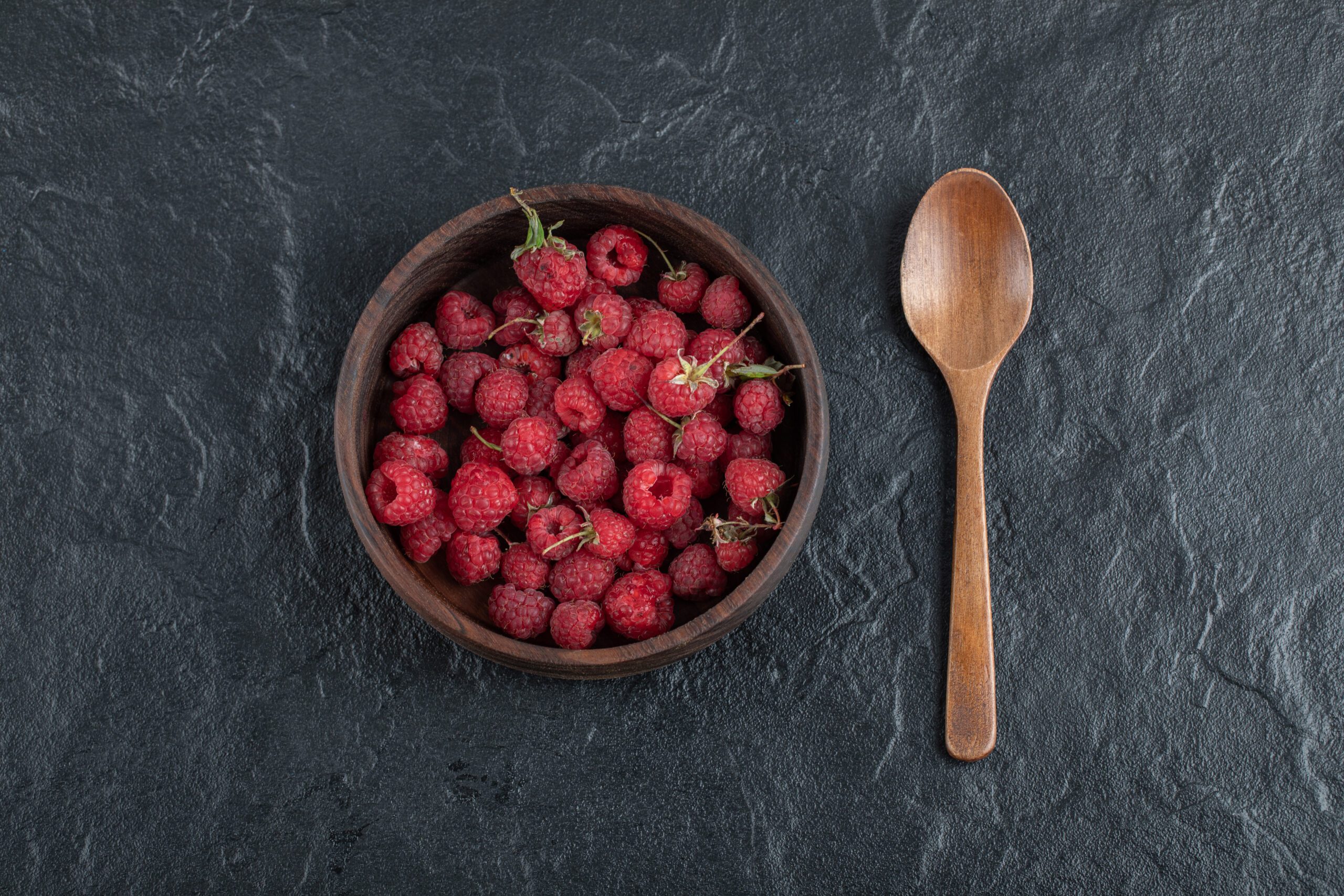 6 health benefits of consuming raspberries